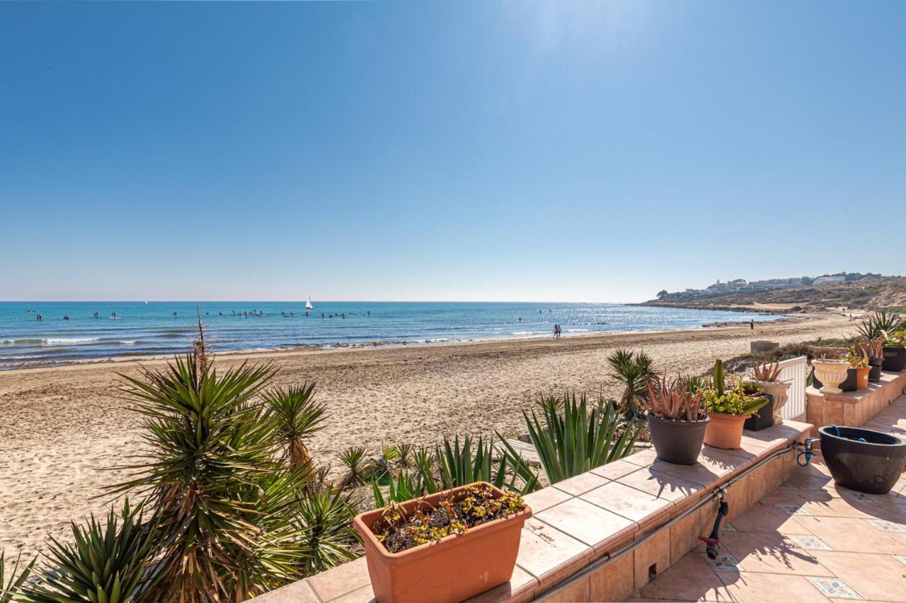 Beachfront Bliss: Apartamento A Pie De Playa Аликанте Экстерьер фото